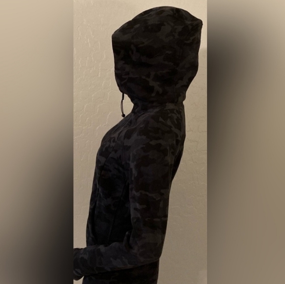 Lululemon scuba hoodie camouflage 10 - Picture 3 of 8